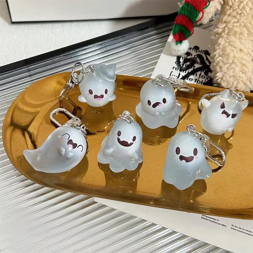 Resin - ハロウィンゼリーゴーストキーホルダー、立体漫画蓄光エルフペンダント、カップル親友スクールバッグアクセサリー