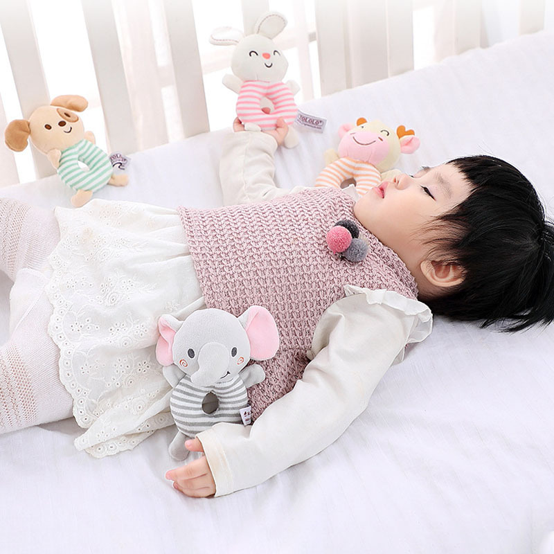 新しい赤ちゃんガラガラおもちゃ漫画の動物ぬいぐるみ幼児ハンド - Carriage Bed のレビューと価格